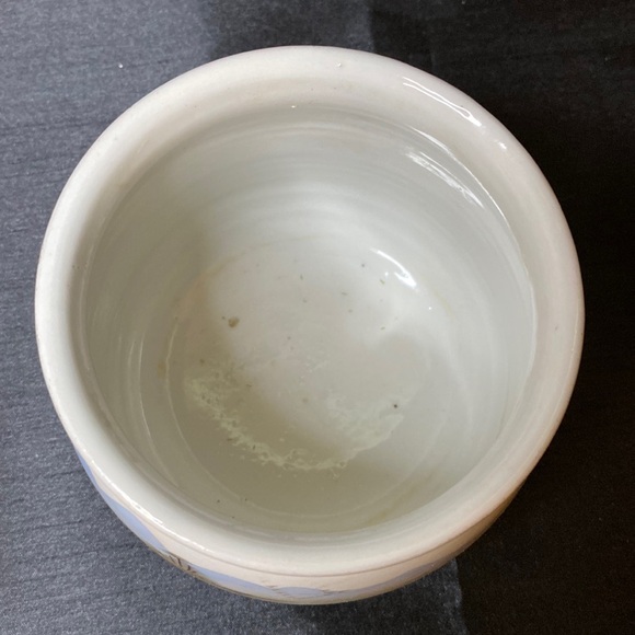 Vintage Pottery with Asian Scenery - Picture 5 of 7